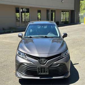 Camry Turbo Sedán USADO de Alto Rendimiento, Volante a la Izquierda, Interior Oscuro, Asientos de Cuero, Entrega Rápida Disponible Ahora - Product Image 1