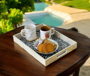 Plateau de service rectangulaire élégant en bois laqué avec incrustation de nacre et mosaïque artisanale, style ottoman - Product Image 3