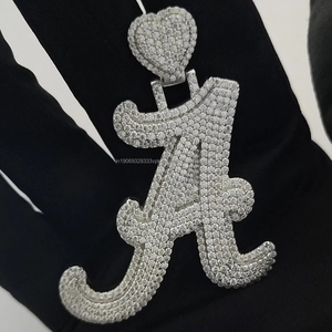 จี้เพชรโมอิสซาไนต์ทรงตัวอักษร ชุบโรเดียม เงินแท้ 925 สำหรับทุกเพศ  ของขวัญครบรอบแบบกำหนดเอง  เครื่องประดับฮิปฮอป - Product Image 3