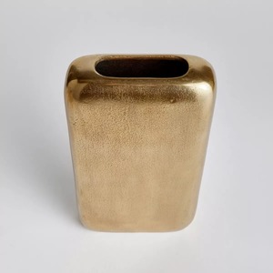 Vase de table minimaliste Silent Curve, fait main, finition dorée, forme rectangulaire, pièce d'art décorative - Product Image 3
