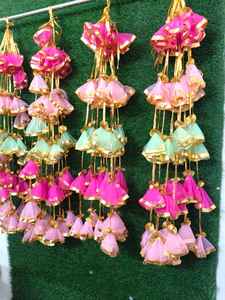 Guirlande de pompons en filet Royal Gota – Décoration suspendue faite à la main pour mariages et événements indiens, idéale pour Mehndi, Haldi et Diwali - Product Image 5