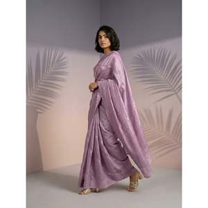 Sari léger et festif en soie pure framboise pour femme, avec imprimé dessin animé, bordure à sequins et travail Leheriya, et chemisier long assorti – Collection Elite Weaves - Product Image 4