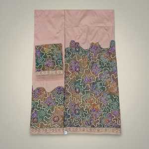 Tela George Nigeriana Auténtica de Última Moda, Muy Solicitada, con Estampado Floral, Intrincado Trabajo en Terciopelo y Tafetán - Product Image 1