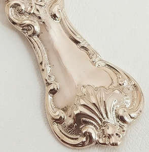 Elegante Juego de Cuchara y Tenedor de Metal con Diseño Ornamentado, Acabado de Alto Brillo, Apto para Lavavajillas, Ideal para Bodas - Product Image 2