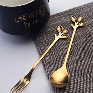 Service de couverts inspiré des retraites nocturnes pour des tables intimes, une réception bien pensée et une ambiance de repas paisible - Product Image 1