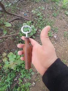 Porte-clés décapsuleur avec manche en bois, design simple, décapsuleur pour bouteilles de bière - Product Image 2