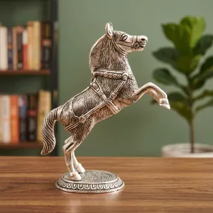 Figurine de cheval sauteur en aluminium avec boîte en bois, design équestre pour table, bureau, salon, collectionneurs et décoration de maison de luxe - Product Image 3