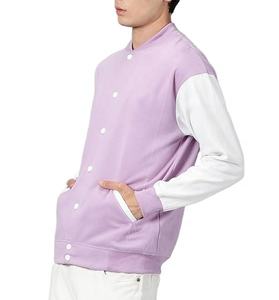 Blouson universitaire brodé en chenille 100 % polaire personnalisable OEM pour homme, long et à capuche, avec fonction réversible - Product Image 3