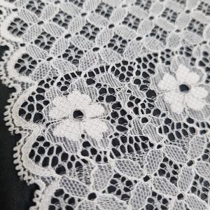 Tissu en dentelle extensible florale légère, largeur 20 cm, nylon élasthanne, bord festonné, dentelle douce pour lingerie, robe, tissu de mariée - Product Image 3