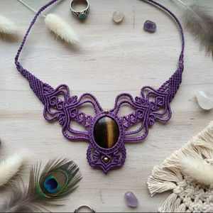 Collar de Perlas de Macramé Hecho a Mano con Diseño de Mariposa, Estilo Budista, Bohemio, Ajustable, con Piedras Curativas - Product Image 1