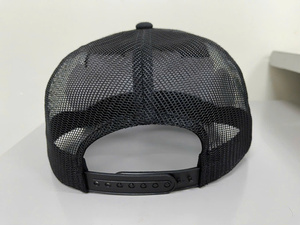 Casquette Snapback à Visière Plate avec Patch Brodé Personnalisé, 6 Panneaux, Profil Élevé, Maille Respirante pour Sport Quotidien en Extérieur, Fabriquée au Vietnam - Product Image 5