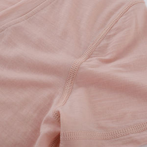 เสื้อยืดคอวี แขนสั้น ผ้าฝ้าย 100% ทรงหลวม สีพื้น ผ้าเจอร์ซีย์ถัก สวมใส่สบาย  โลโก้ด้านหน้า ไม่หดตัว - Product Image 5