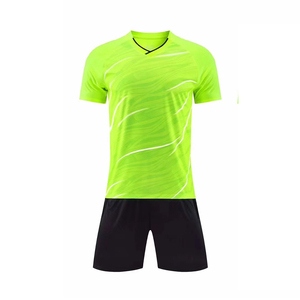 ชุดฟุตบอลคุณภาพสูงสำหรับผู้ชาย ดีไซน์ใหม่ ชุดฝึกซ้อมฟุตบอล ชุดทีม - Product Image 2