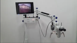 Microscopio Quirúrgico Dental Inclinable con Monitor y Brazo Ajustable, Blanco, Certificado CE, Eléctrico - Product Image 3