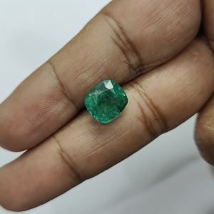 Esmeralda Verde de 5.51 Quilates, Corte Cojín, de Zambia, Gema ECHHW-259 - Product Image 1