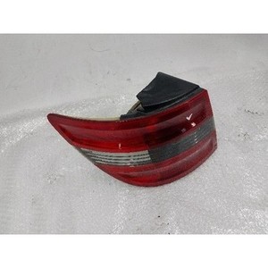 Luz Trasera Izquierda Usada Clase B A1698202564 - Product Image 2