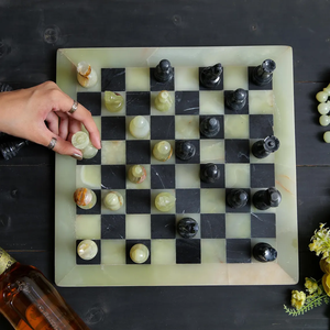 Jeu d'échecs moderne en onyx vert et marbre noir, plateau en pierre vert fait main, marbre naturel de qualité supérieure pour salon, cuisine, salle à manger - Product Image 2