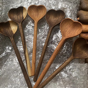 Cuillère à dessert en bois du Vietnam, fabriquée à la main, avec manche en forme de cœur, élégant ustensile de service pour boulangerie, crème glacée, articles de cuisine du Vietnam - Product Image 2