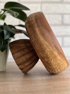 Bol de service en bois d'acacia – bol artisanal sur pied – bol à fruits – fabriqué à la main en Thaïlande – bol en bois – décoration de table - Product Image 6