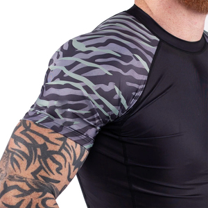 Plain in Stock Durable Men Rash Guards Wholesale Prices Long Sleeve Fitness Custom Men Rash Guards Polyester Spandex Material - Product Image 5