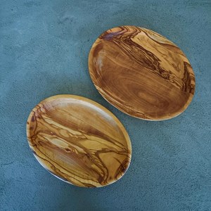Assiette rustique en bois massif faite à la main, plateau de service pour collations, fruits, pain, desserts et table à manger - Product Image 6