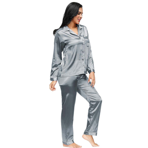 Ensemble de vêtements de nuit pour femmes en satin de luxe avec chemise classique à boutons et pantalon de pyjama long élégant - Product Image 5