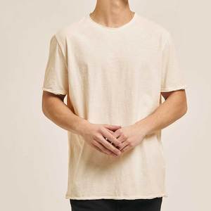 เสื้อยืดผู้ชายผ้าฝ้าย 100% ระบายอากาศได้ดี เนื้อผ้าเจอร์ซีย์หนา ดีไซน์เรียบง่าย ผลิตจากผ้าวอร์สเตดและเส้นใย - Product Image 2