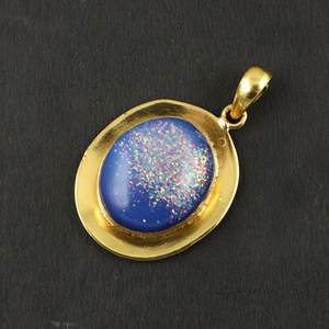 จี้รูปไข่โอปอลสังเคราะห์สีดำเคลือบทอง 24K ตัวเรือนทองเหลือง เครื่องประดับแฟชั่นสำหรับผู้หญิง ขายส่ง - Product Image 2