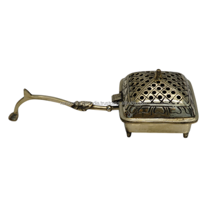 Brûleur à encens traditionnel carré en laiton avec poignée, brûleur à charbon portable pour la méditation, la maison et le temple - Product Image 1