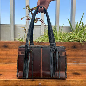 ODM OEM Nouveaux sacs fourre-tout à franges en cuir de vachette véritable de haute qualité Vente à chaud Sacs à bandoulière Sac à main de luxe élégant pour femmes - Product Image 5