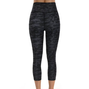 Nouveau design Legging Capri de sport pour femme, léger, taille haute, à compression, couleur unie - Product Image 4