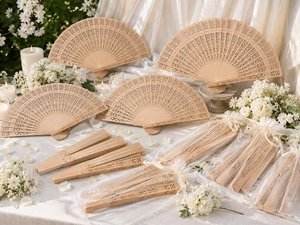 Abanico Plegable de Bambú Hecho a Mano con Diseño Artístico Pintado, de Madera Natural Moderna, Coleccionable, Decorativo, Regalo de Boda - Product Image 5