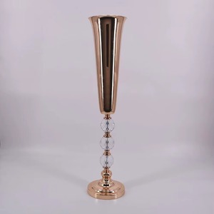 Jarrón de latón estilo Art Deco, centro de mesa de lujo con bolas de cristal, jarrón de boda de alta calidad, hermoso juego de jarrones de metal. - Product Image 4