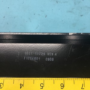 AMAT 0021-13226 FLANGE, SOPORTE SUPERIOR PARA CARDA - Equipo y piezas de semiconductores de confianza de Trusted Global Legacy - Product Image 4