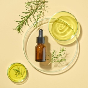 น้ำมันหอมระเหยทีทรีออร์แกนิคสำหรับเครื่องกระจายกลิ่นอโรมาเธอราพี บำรุงผิว บำรุงเส้นผม น้ำมันธรรมชาติฆ่าเชื้อโรค ขายส่งจำนวนมากจากผู้ผลิต - Product Image 1