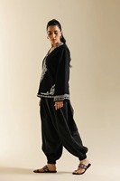 Kurta Salwar Kameez en coton noir brodé, longueur au sol, pour femmes, style traditionnel ample, tenue ethnique pour les fêtes, style Inde Pakistan