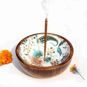 เตาเผาเครื่องหอมอินเดียทำจากไม้กระถินเทศรักษ์โลก ดีไซน์พรีเมียม พร้อมที่วางแบบปรับแต่งได้ ใช้ได้ทุกฤดู สำหรับใส่เทียน - Product Image 1