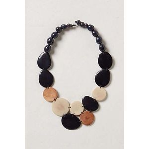 Collier en résine décorative fait à la main, accessoires de mode en cristal, bijoux uniques et modernes - Product Image 1