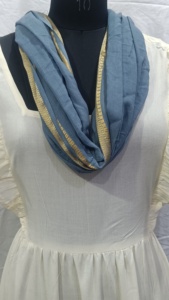 Écharpe en coton bleu poussière, paréo, sarong, bordure dorée Zari, design estival, plage, doux, respirant, foulard pour femme - Product Image 5