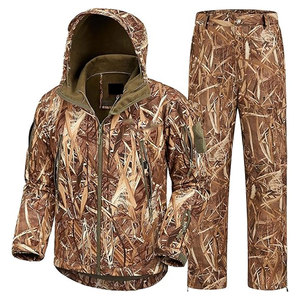 Tenue de chasse haut de gamme pour l'extérieur avec tissu résistant, idéale pour l'aventure - Product Image 1