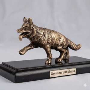 Sculpture de Berger Allemand en Laiton Finition Bronze, Figurine Animale Faite à la Main, Design Traditionnel, Décoration de Table, Présentoir pour Salon - Product Image 2