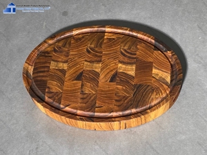 Planche à découper ronde en bois naturel avec motif circulaire, design durable pour la cuisine, fabriquée au Vietnam - Product Image 4