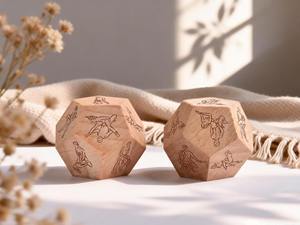 Dés en bois de style antique, dés polyédriques vieillis pour jeux de table Dungeons and Dragons, accessoire de jeu en gros - Product Image 3