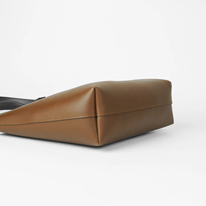 Sac fourre-tout en cuir véritable élégant et respirant de qualité supérieure, avec bandoulière réglable, design compact, léger et stylé pour les voyages quotidiens - Product Image 2