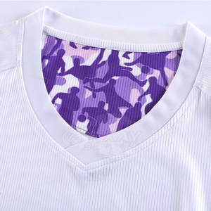 ชุดฟุตบอลสไตล์ทันสมัยสำหรับการแข่งขัน ผลิตจากผ้าที่ระบายความชื้นได้ดีและดีไซน์ทันสมัย - Product Image 2