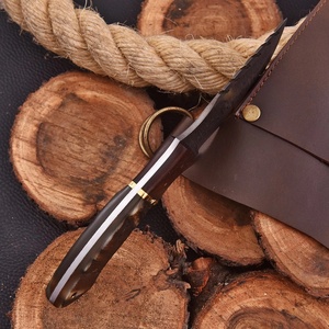 Cuchillo de caza y camping Nordic Forge Tracker de acero de Damasco, hecho a mano, con espiga completa, mango de cuerno de carnero y palisandro, con funda para transporte. - Product Image 5