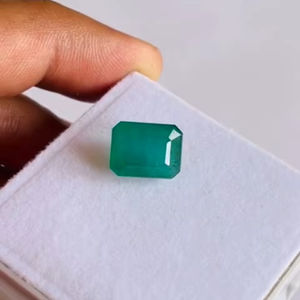 มรกตทรงเหลี่ยมธรรมชาติ 6.97 กะรัต คุณภาพดี สีเขียวสวยงาม ขัดเงาอย่างดี เหมาะสำหรับทำเครื่องประดับทุกชนิด - Product Image 6