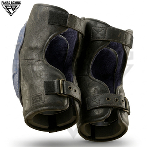 Genouillères de protection en cuir véritable bleu-noir, rembourrées, réglables, légères et robustes, pour l'entraînement sportif et le MMA - Product Image 3