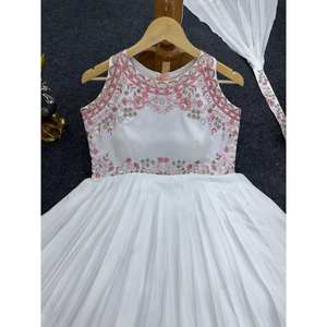 Robe de soirée de créateur et dupatta avec broderie de fils et de paillettes, taille XL - Product Image 2