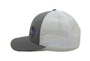 Casquette de camionneur brodée en gros, 6 panneaux, haute qualité, avec dos en maille, calotte structurée, profil moyen, visière légèrement incurvée - Product Image 4